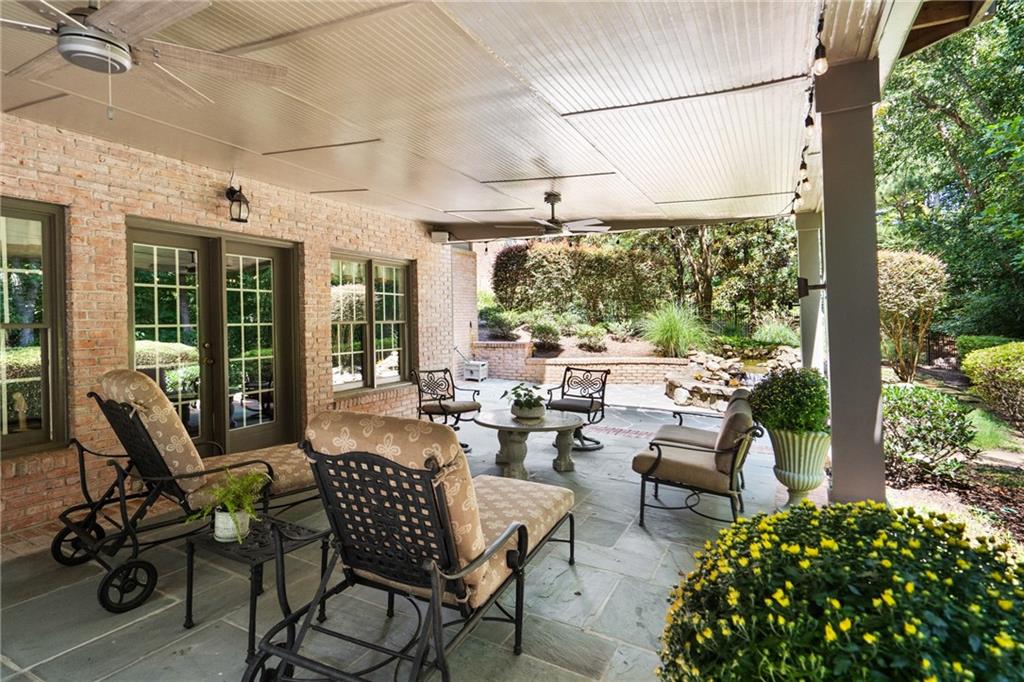 550 W Magnolia Circle