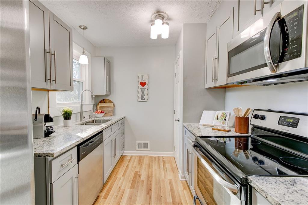 2397 Sherwood Place SW