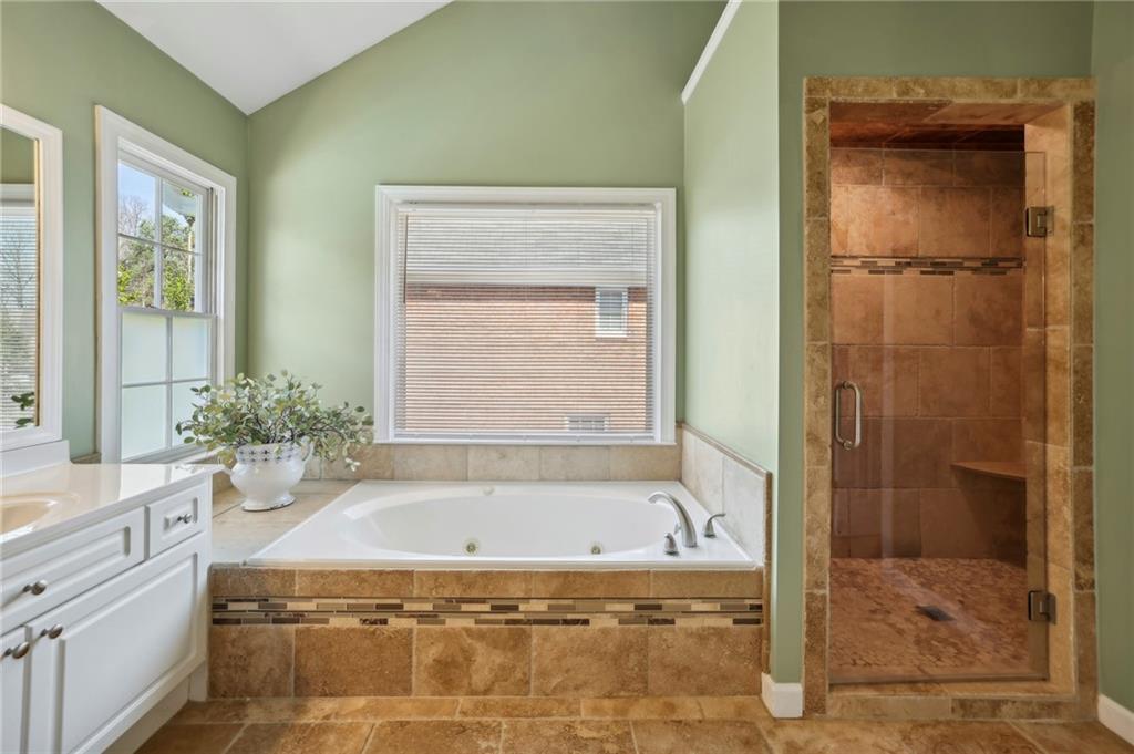 5605 Preserve Circle