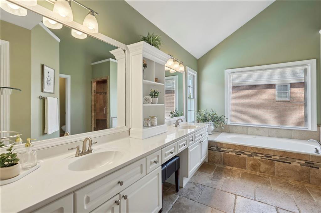 5605 Preserve Circle