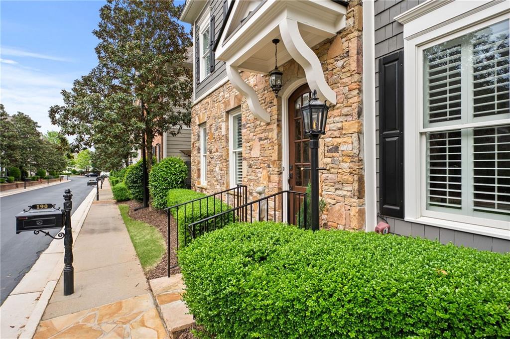 190 Kendemere Pointe