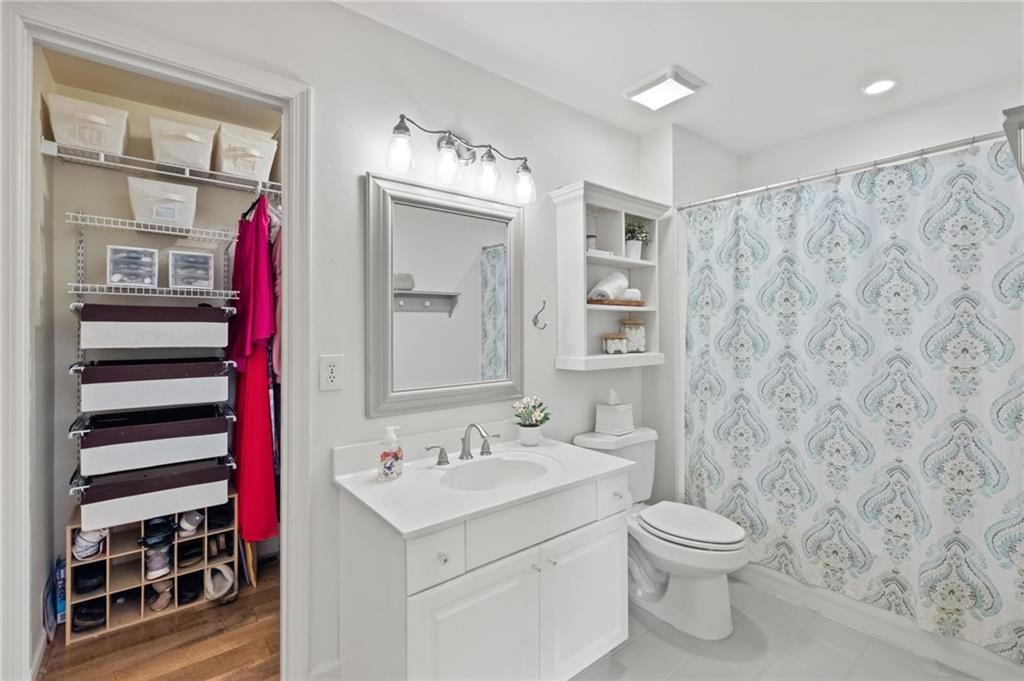 3429 Winborn Walk NW