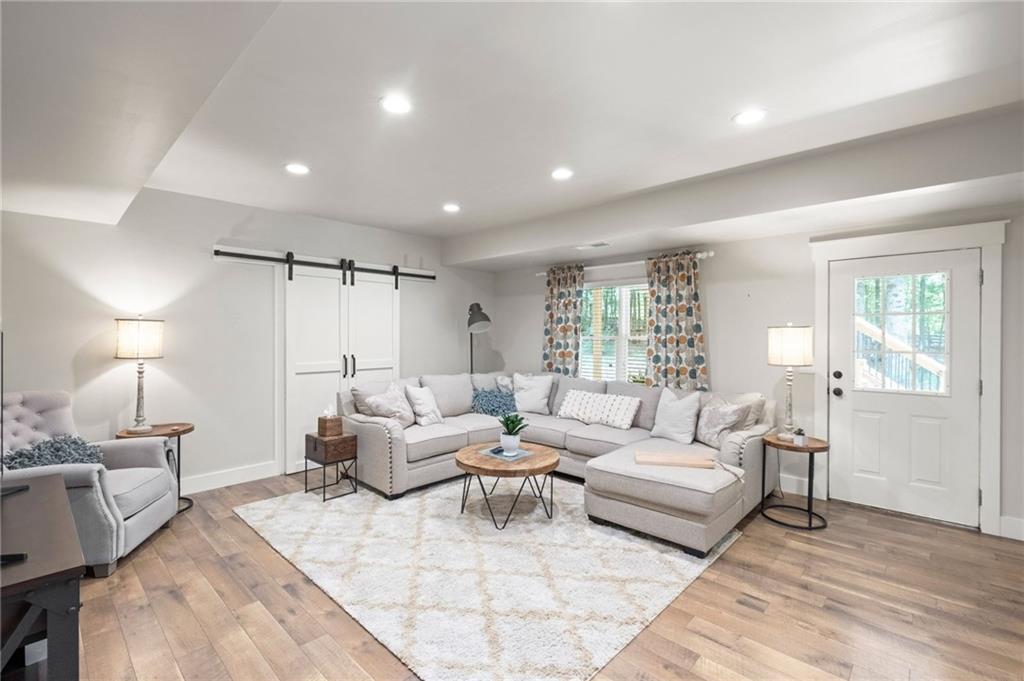 3429 Winborn Walk NW