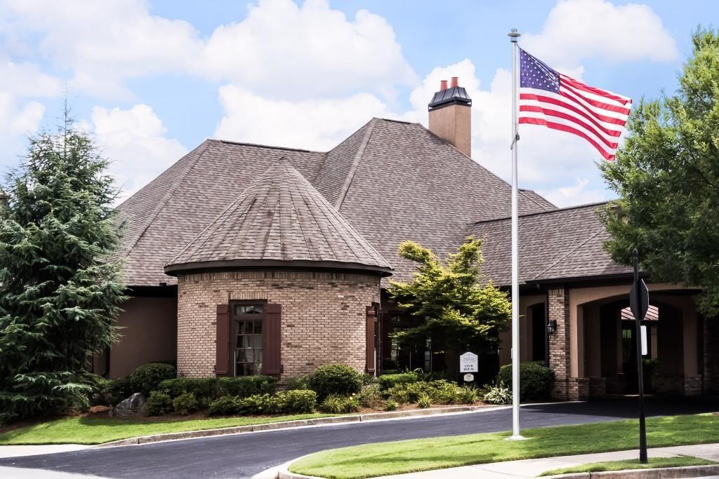 6122 Brookhaven Circle