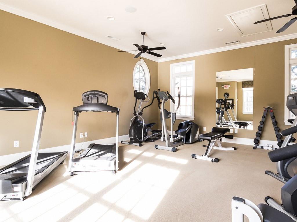 6122 Brookhaven Circle