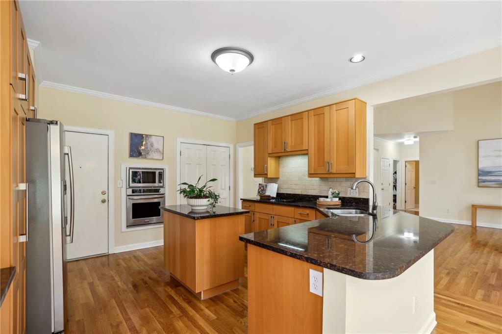 5595 Preserve Circle