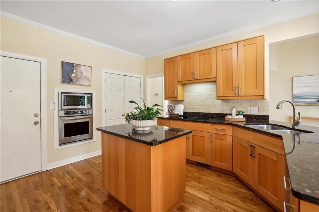 5595 Preserve Circle