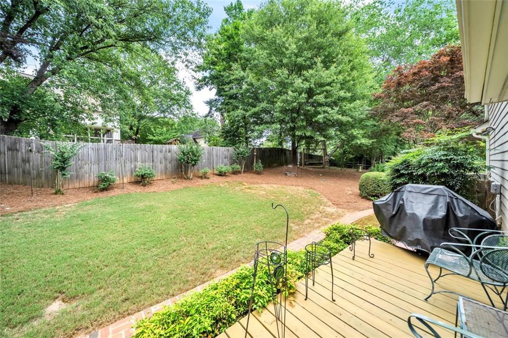 730 EDGEWATER Place NW