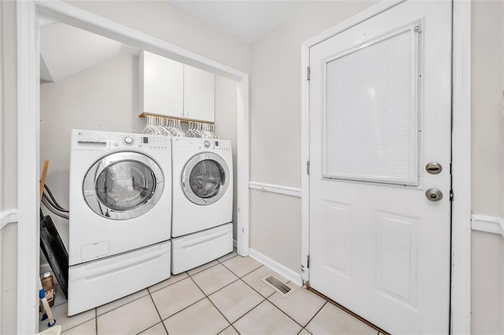 730 EDGEWATER Place NW