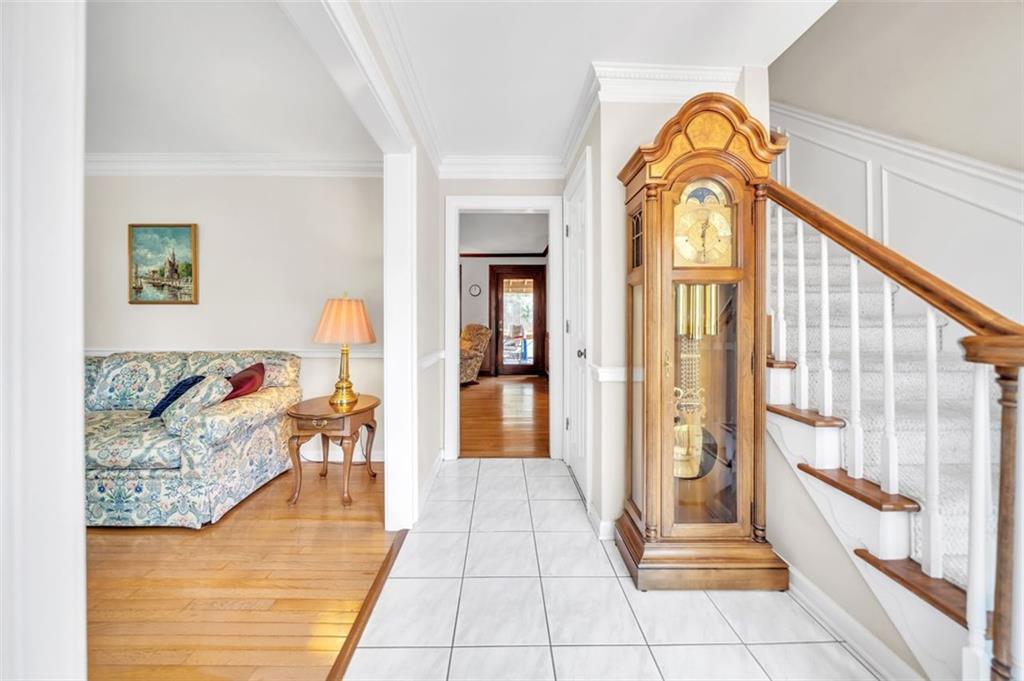 730 EDGEWATER Place NW