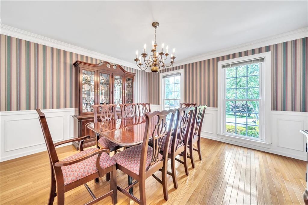 730 EDGEWATER Place NW