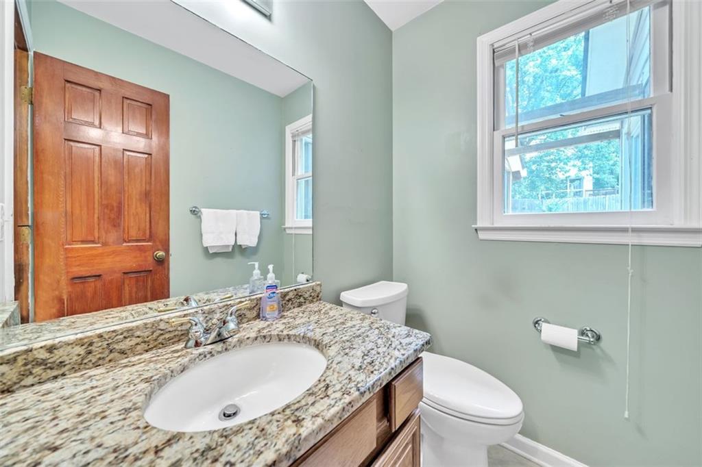 730 EDGEWATER Place NW