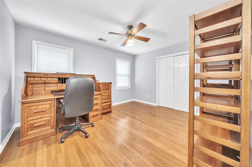 730 EDGEWATER Place NW