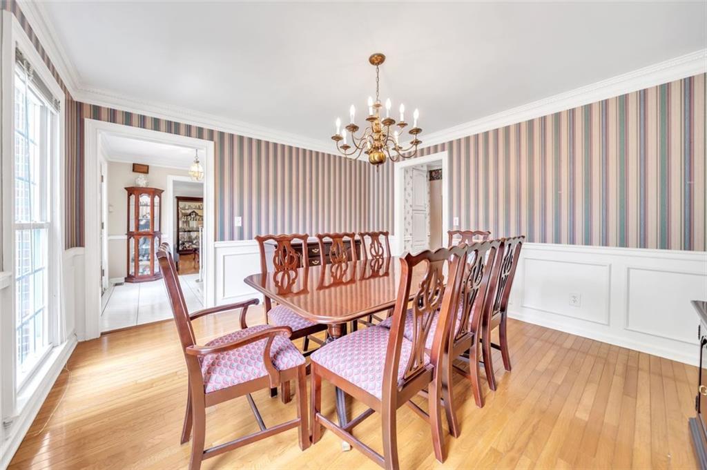 730 EDGEWATER Place NW