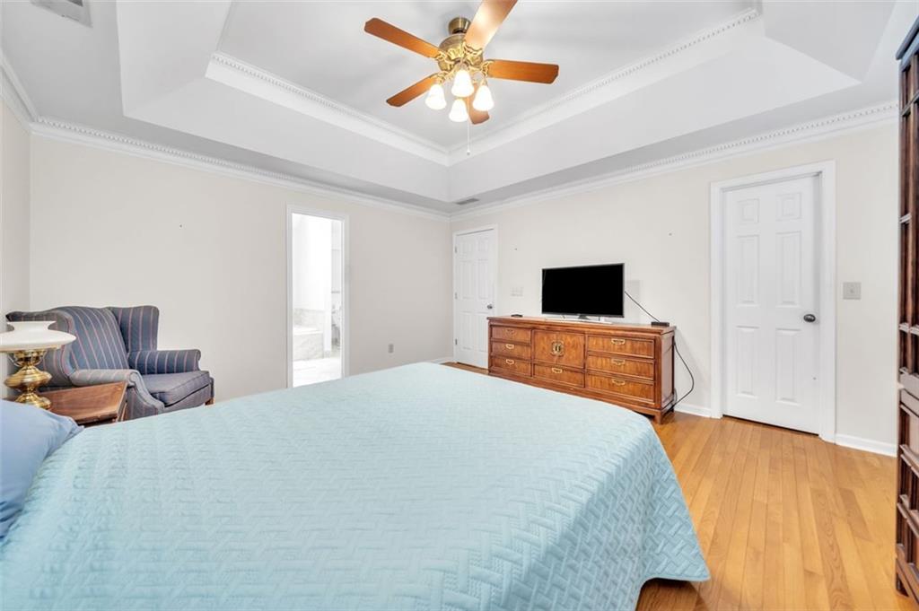 730 EDGEWATER Place NW