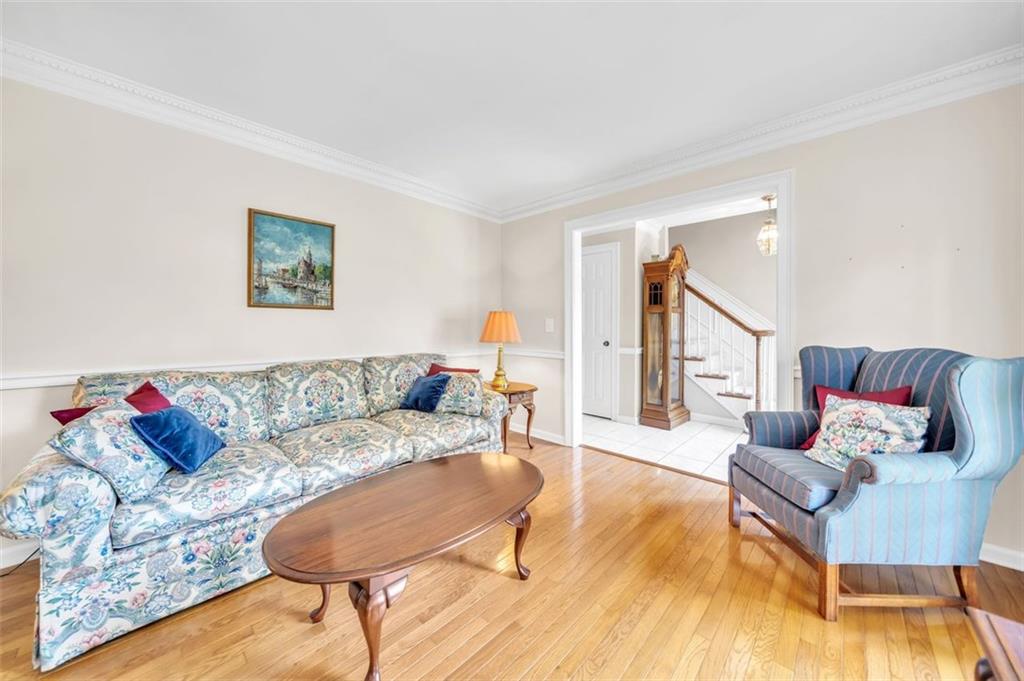 730 EDGEWATER Place NW