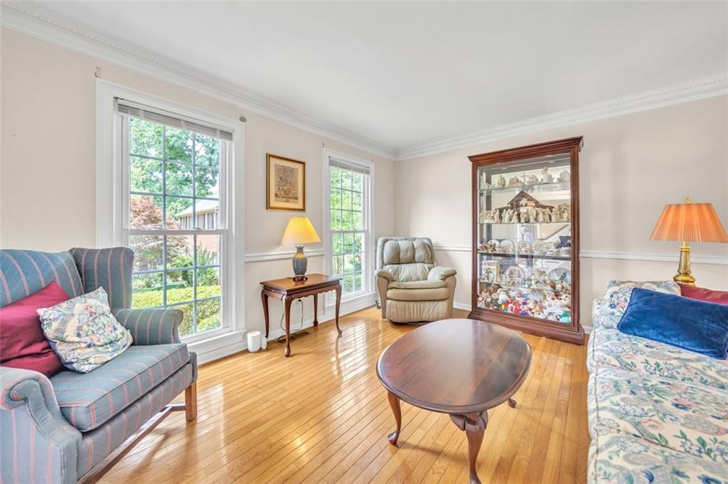 730 EDGEWATER Place NW