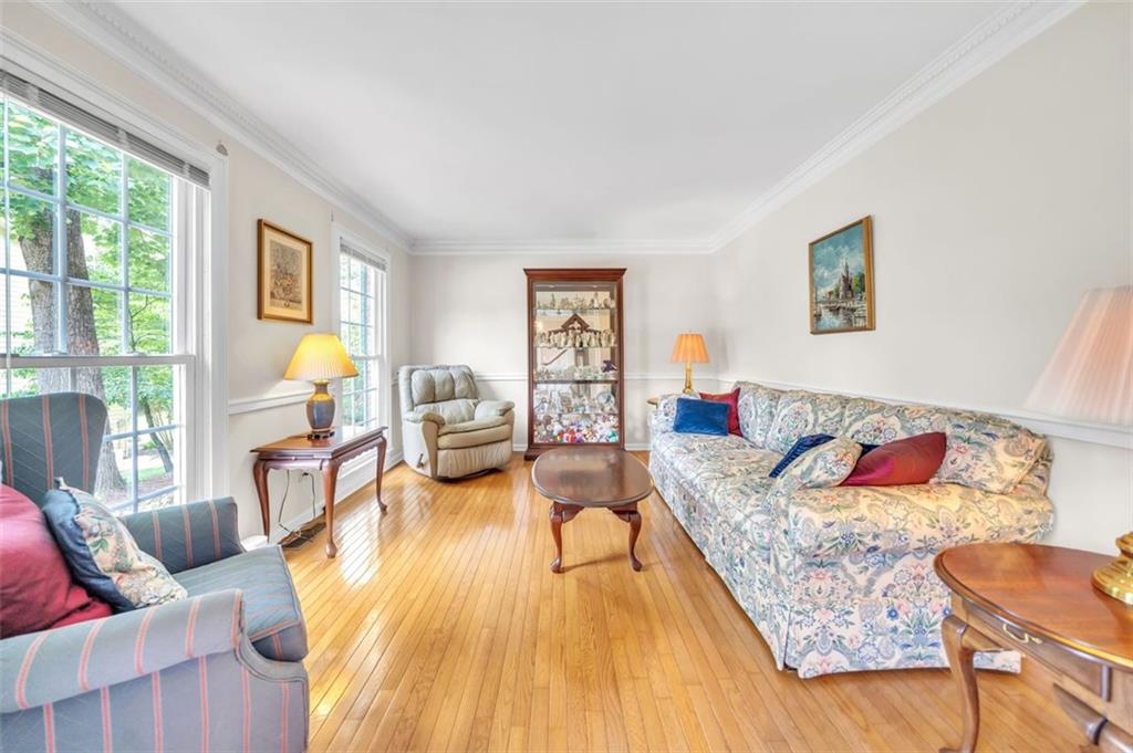 730 EDGEWATER Place NW