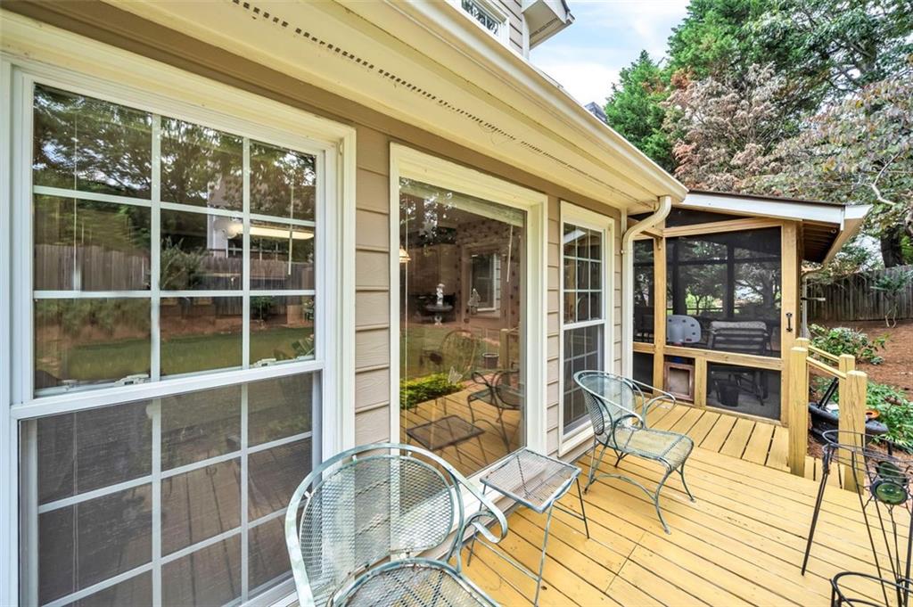 730 EDGEWATER Place NW