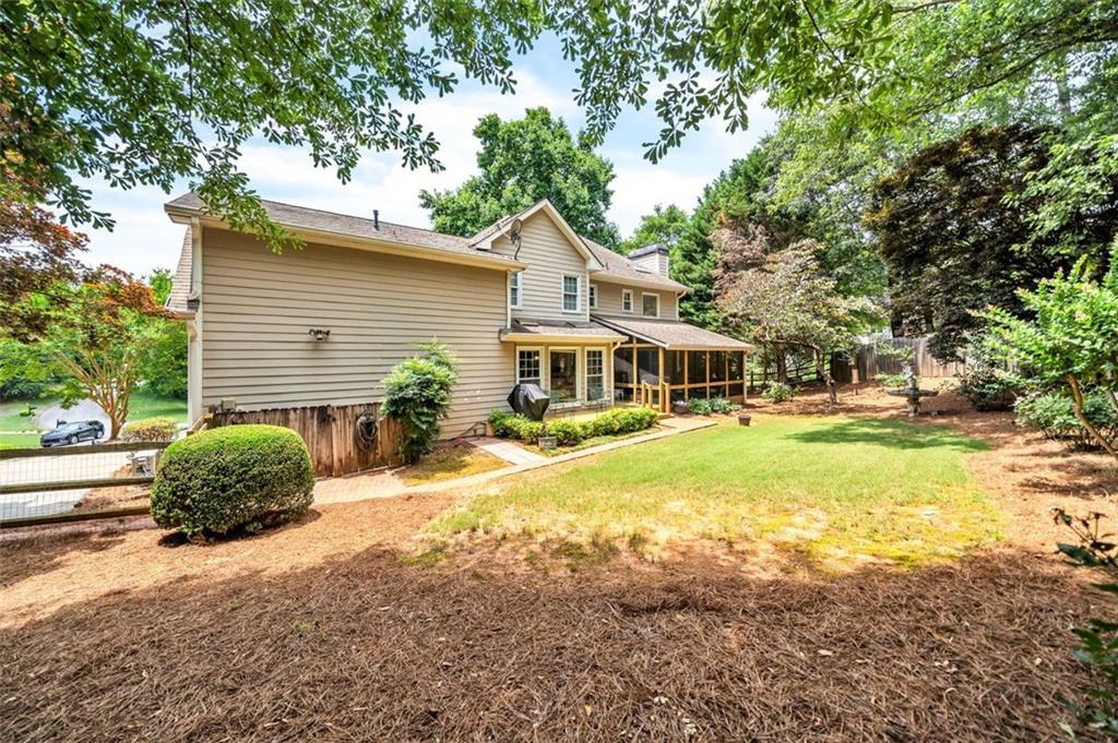 730 EDGEWATER Place NW