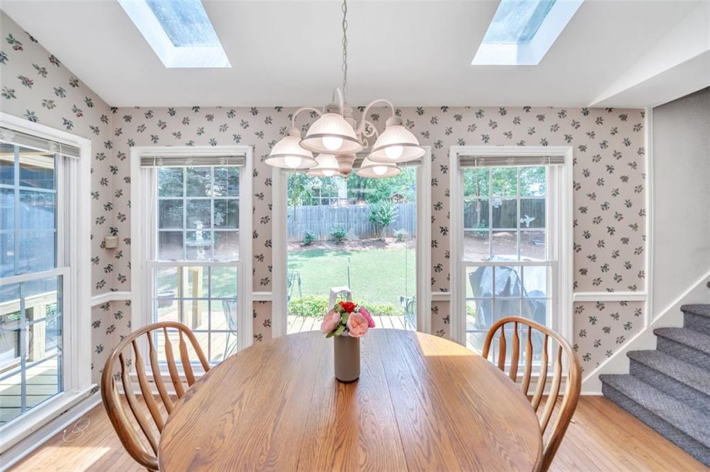 730 EDGEWATER Place NW