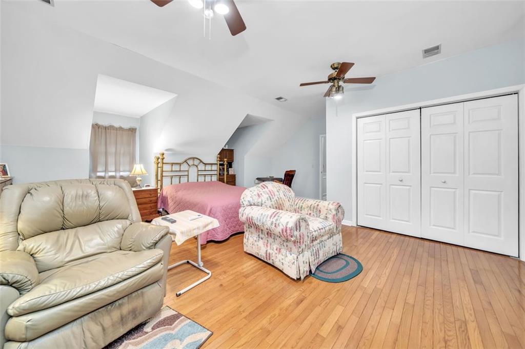 730 EDGEWATER Place NW