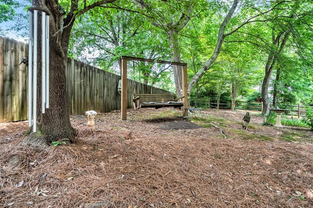 730 EDGEWATER Place NW