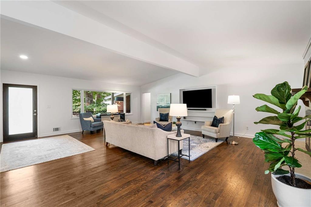 1638 Timberland Road NE