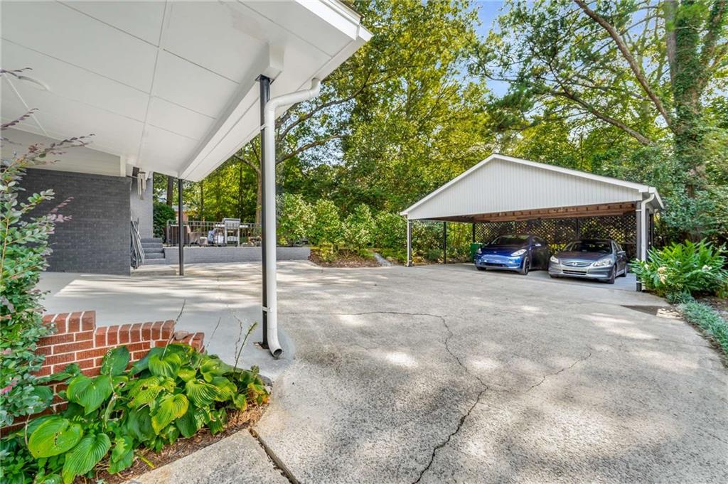 1638 Timberland Road NE