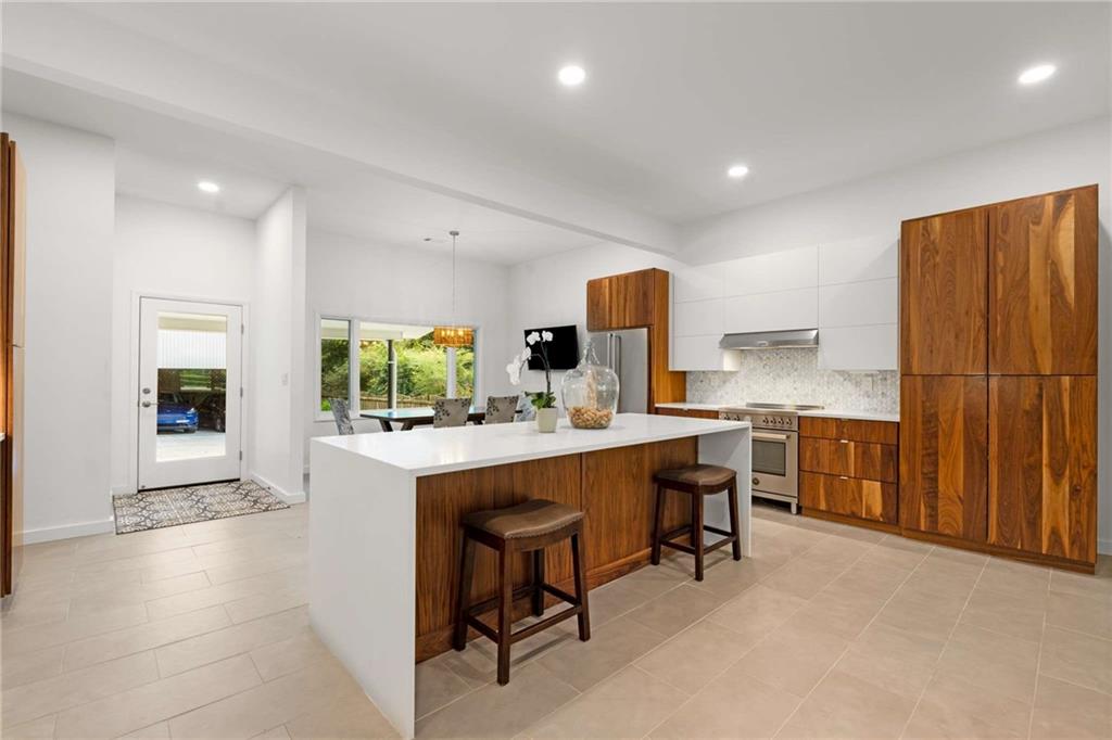 1638 Timberland Road NE