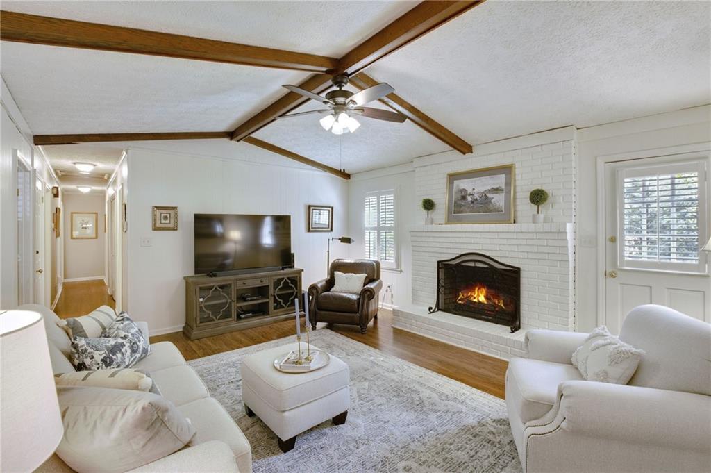 3318 Devaughn Drive NE