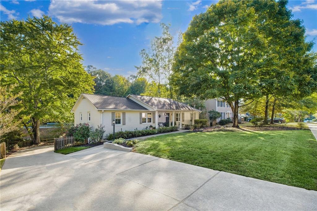 3318 Devaughn Drive NE