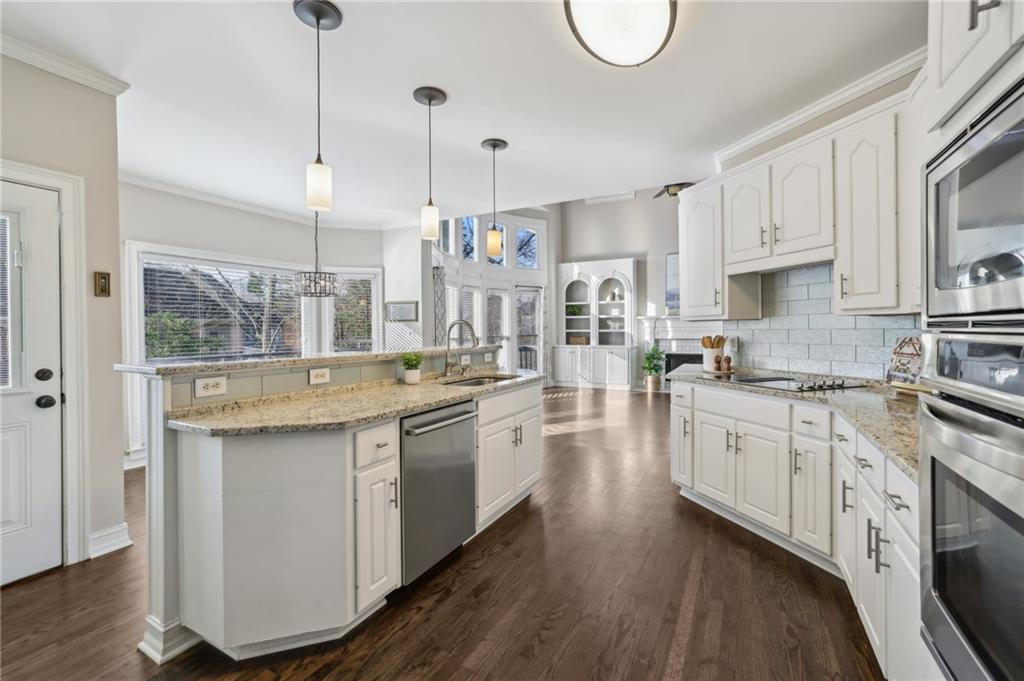 5975 Deerwoods Trail