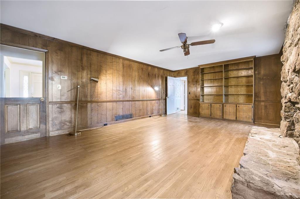 4275 Blackland Drive