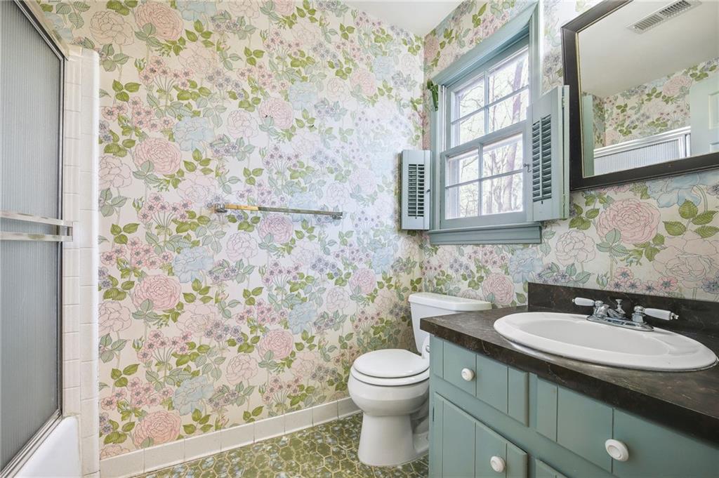 4275 Blackland Drive