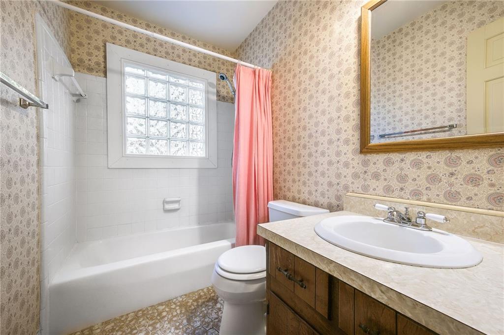 4275 Blackland Drive