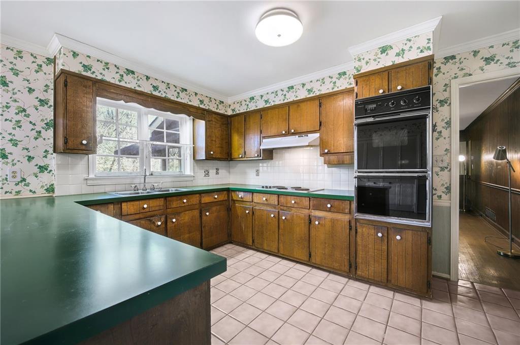 4275 Blackland Drive