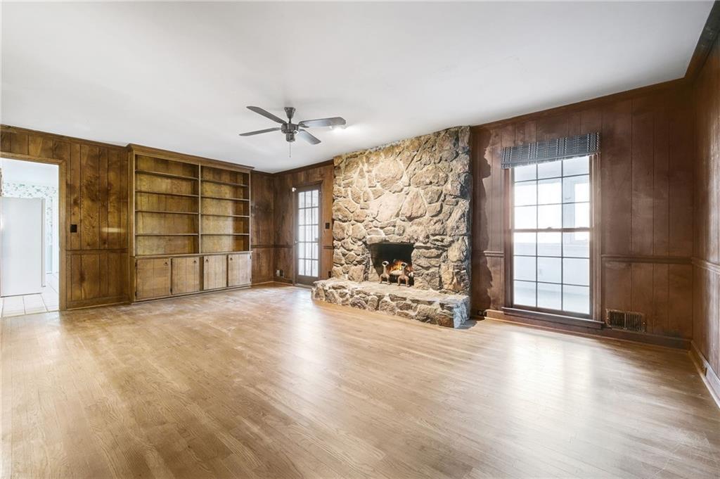 4275 Blackland Drive