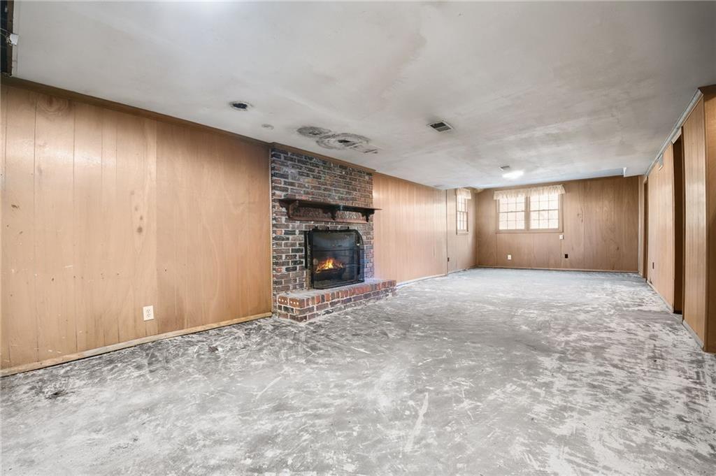 4275 Blackland Drive