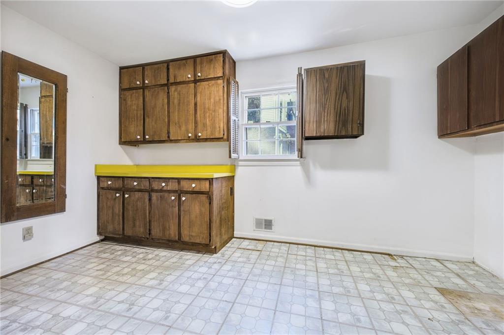 4275 Blackland Drive