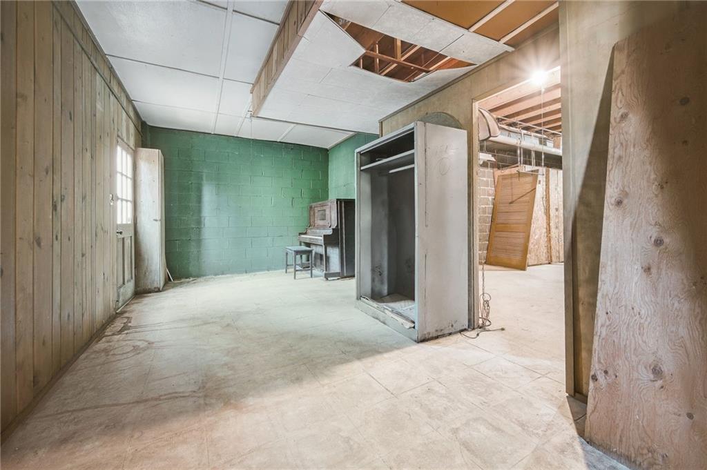 4275 Blackland Drive