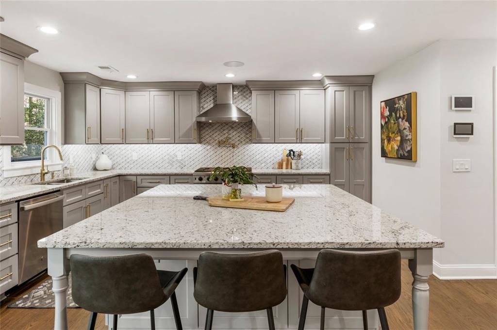 3339 SOMERSET Trace SE