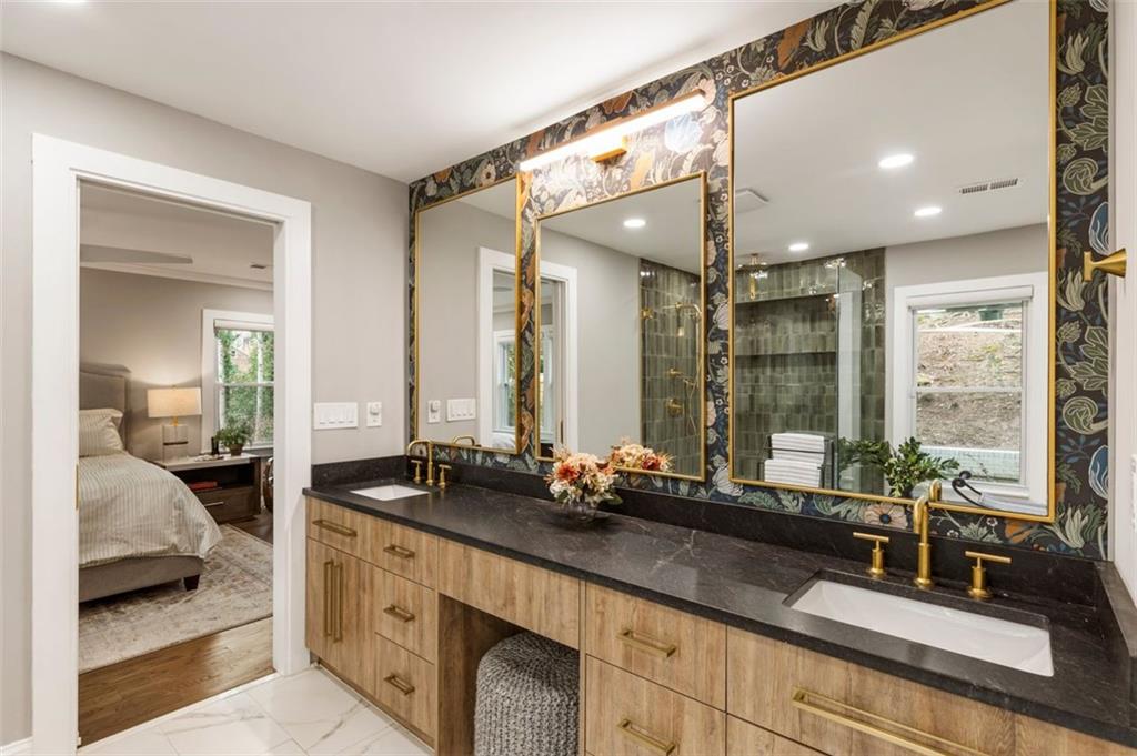 3339 SOMERSET Trace SE