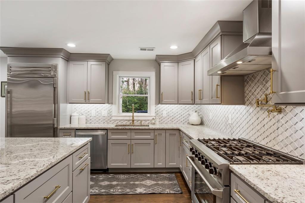 3339 SOMERSET Trace SE