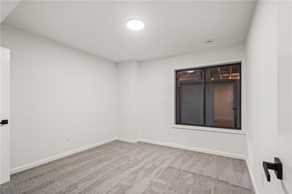 2626 Shadow Woods Circle NE