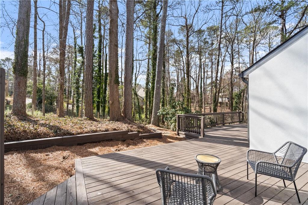 2626 Shadow Woods Circle NE