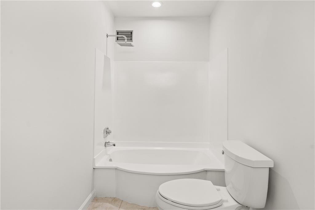 2626 Shadow Woods Circle NE