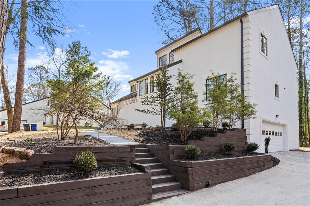 2626 Shadow Woods Circle NE