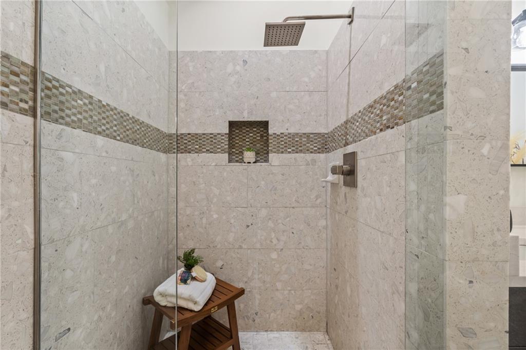 2626 Shadow Woods Circle NE