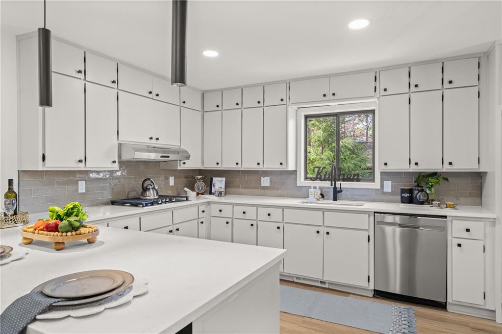 2626 Shadow Woods Circle NE